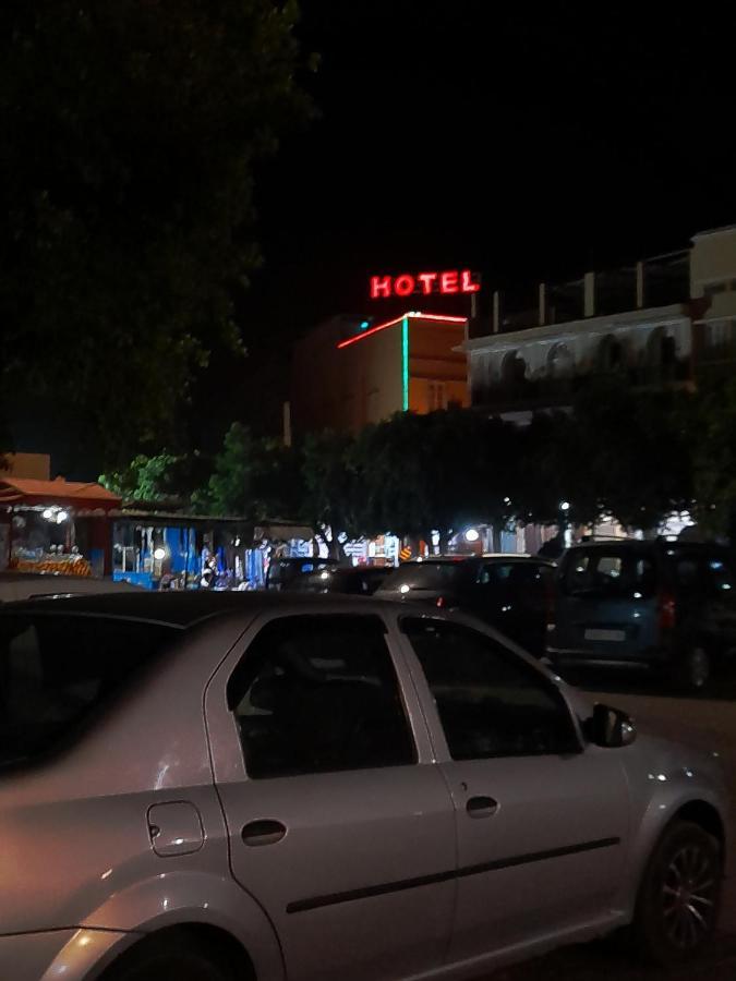 Hotel Mentaga 타라우단트 외부 사진