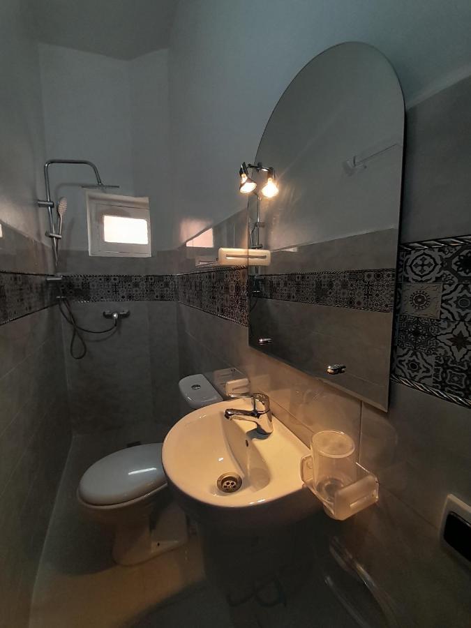 Hotel Mentaga 타라우단트 외부 사진